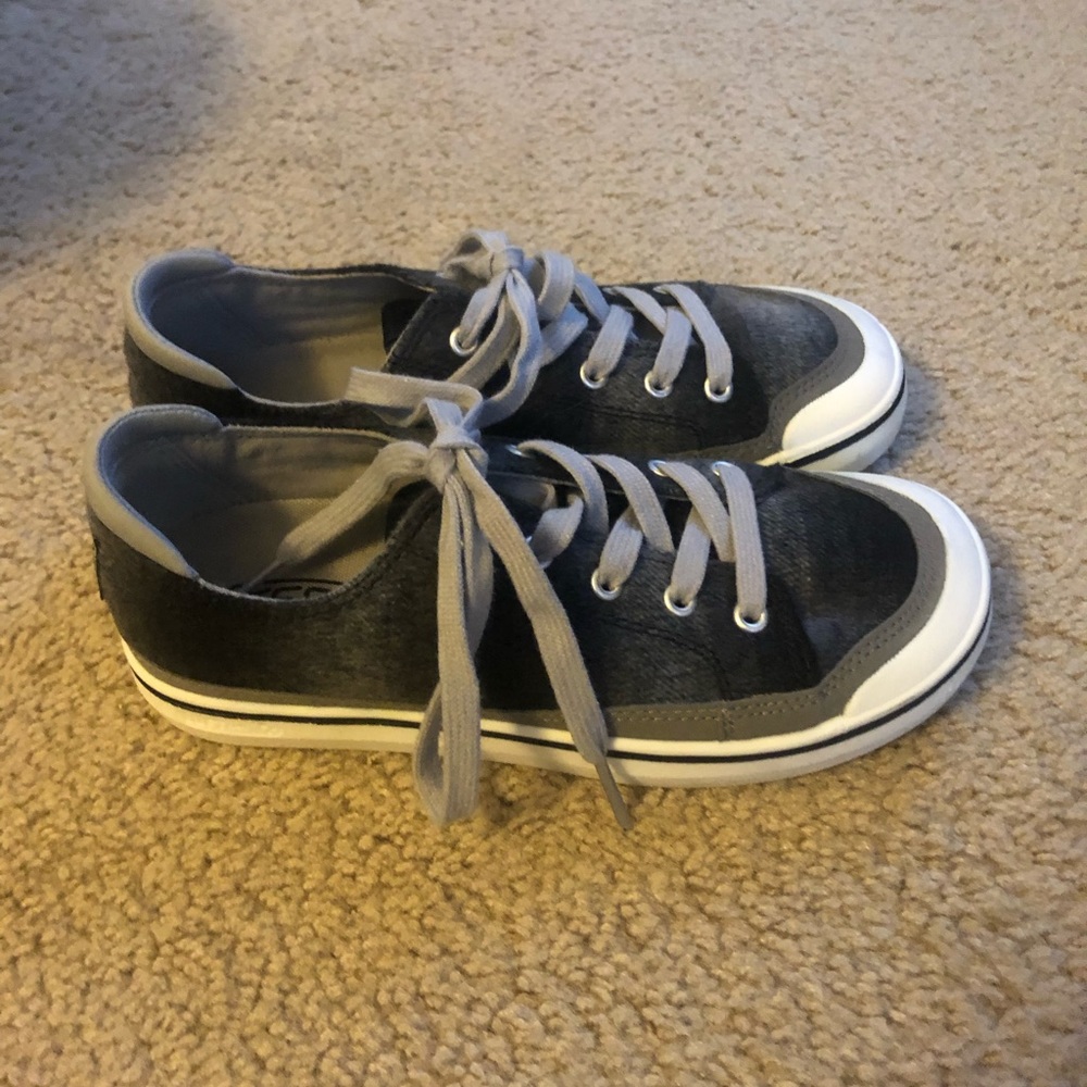Euc Plaid Keen Elsa